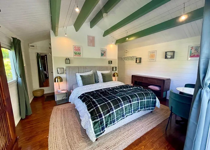 Bed & Breakfast La Paix, De Charme Dans Le Bocage Normand 3*